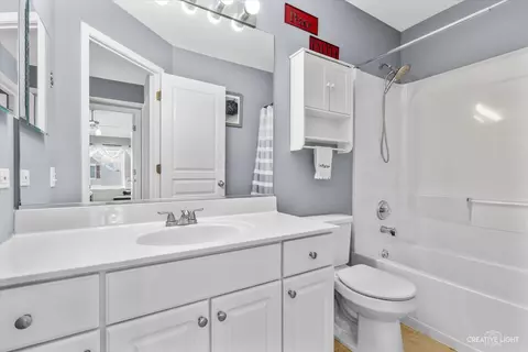 Bath - 1703 Spaulding Rd, Bartlett, IL 60103 photo 3 of 3