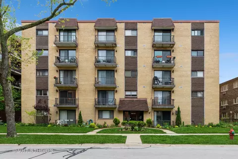 1623 Ashland Ave #2C, Des Plaines, IL 60016