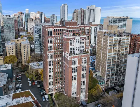 20 E Cedar St #17C, Chicago, IL 60611