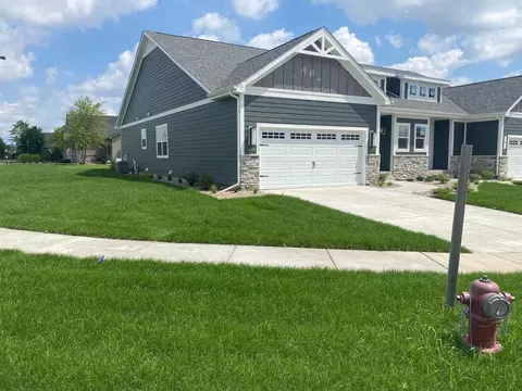 9214 Hickory Pl, Saint John, IN 46373 photo 3