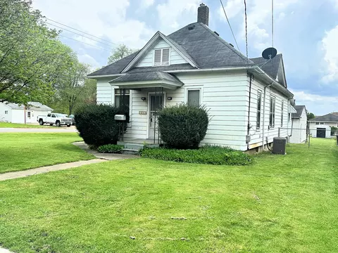 1315 E Broadway St, Streator, IL 61364