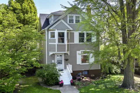 1219 Elmwood Ave, Evanston, IL 60202