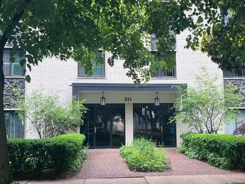211 Elgin Ave #3H, Forest Park, IL 60130