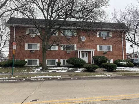 727 S Maple Ave #300, Oak Park, IL 60304