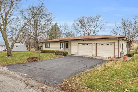 307 E South St, Mansfield, IL 61854