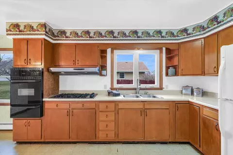 Kitchen - 307 E South St, Mansfield, IL 61854 photo 4 of 6