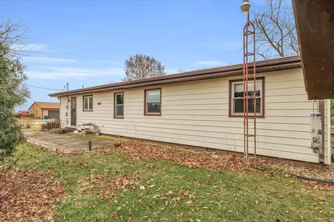 Exterior - 307 E South St, Mansfield, IL 61854 photo 6 of 6