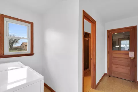 Entry Way - 307 E South St, Mansfield, IL 61854 photo 2 of 2