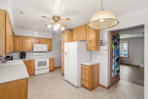 Kitchen - 19 Park Pl, Kankakee, IL 60901 photo 1 of 2