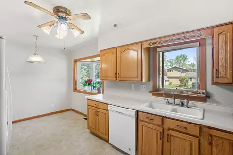 Kitchen - 19 Park Pl, Kankakee, IL 60901 photo 2 of 2