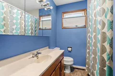 Bath - 19 Park Pl, Kankakee, IL 60901 photo 1 of 1