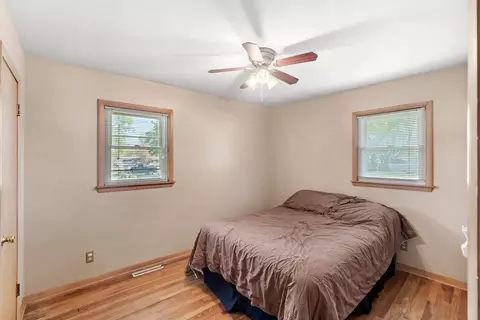 Bedroom - 19 Park Pl, Kankakee, IL 60901 photo 2 of 3