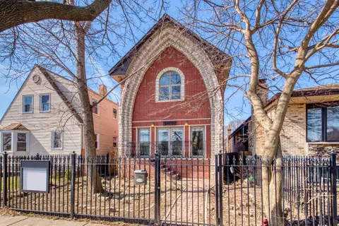 3232 N Pioneer Ave, Chicago, IL 60634