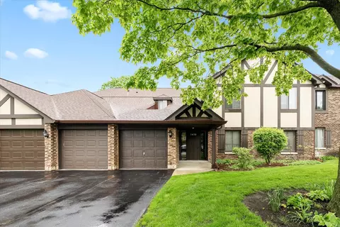 1435 Johnstown Ln #C, Wheaton, IL 60189