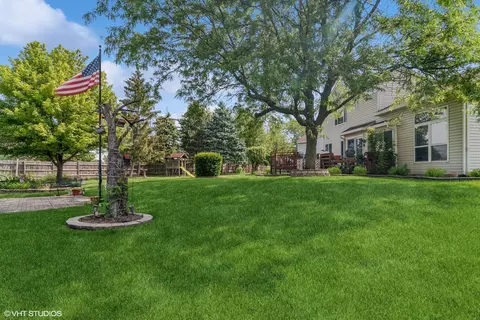 Exterior - 624 Grenache Ct, Bartlett, IL 60103 photo 5 of 5