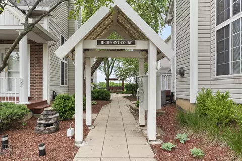 313 High Point Ct #313, Bolingbrook, IL 60440