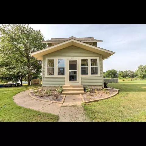 209 W Commercial St, White Heath, IL 61884