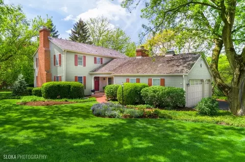 25572 N Tuscarora Ct, Lake Barrington, IL 60010