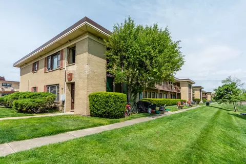 14 King Arthur Ct #1, Northlake, IL 60164
