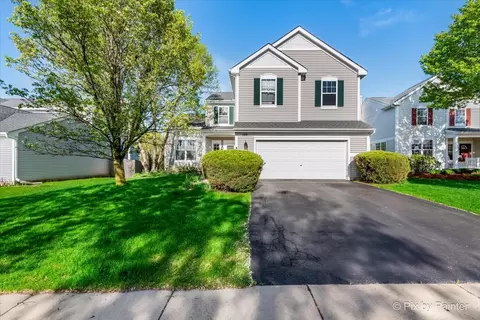 189 Blue Heron Ct, Round Lake, IL 60073