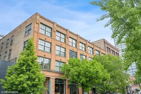 110 N Peoria St #402, Chicago, IL 60607