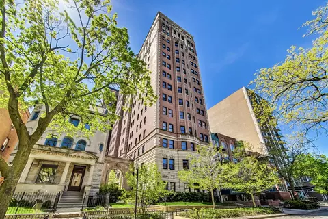 431 W Oakdale Ave #14D, Chicago, IL 60657