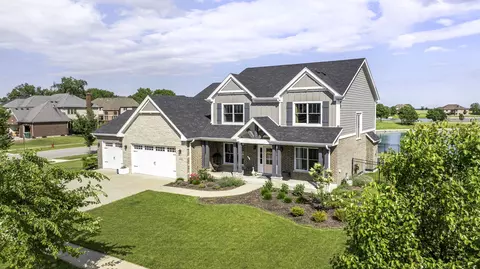 23931 S Sunset Lakes Dr, Manhattan, IL 60442