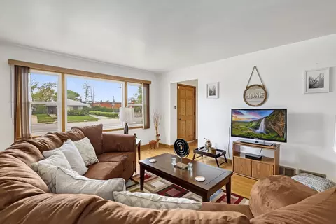 Living - 1417 N Wolf Rd, Berkeley, IL 60163 photo 1 of 2