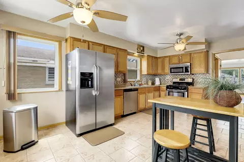 Kitchen - 1417 N Wolf Rd, Berkeley, IL 60163 photo 3 of 3