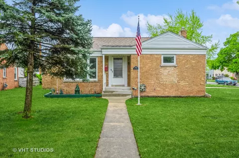 8255 N New England Ave, Niles, IL 60714
