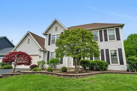 1309 Meadow Ln, North Aurora, IL 60542