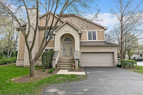39 Beaconsfield Ct, Lincolnshire, IL 60069