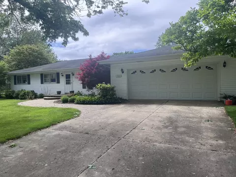 300 Penny Ln, Peotone, IL 60468