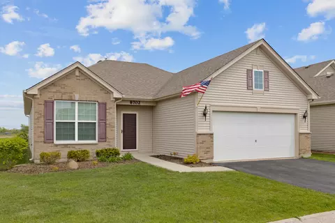 8702 Crowley Ct, Huntley, IL 60142