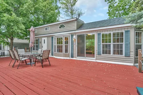 11 Lakeshore Dr, Wilmington, IL 60481