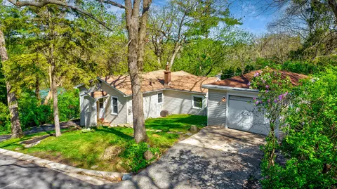 7306 Falls Ln, Wonder Lake, IL 60097