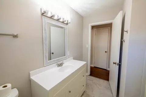 Bath - 1595 S 5th Ave, Kankakee, IL 60901 photo 2 of 2