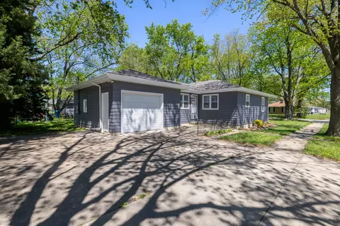 Exterior - 1595 S 5th Ave, Kankakee, IL 60901 photo 4 of 4