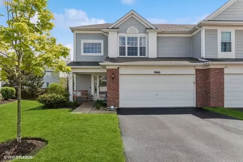 9960 Wakefield Ln, Huntley, IL 60142