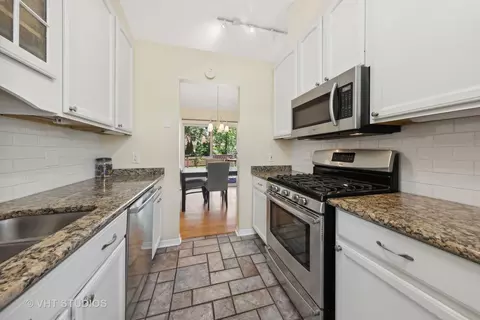 1333 Duquesne Ave, Naperville, IL 60565 photo 7