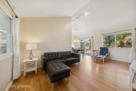 1333 Duquesne Ave, Naperville, IL 60565 photo 3