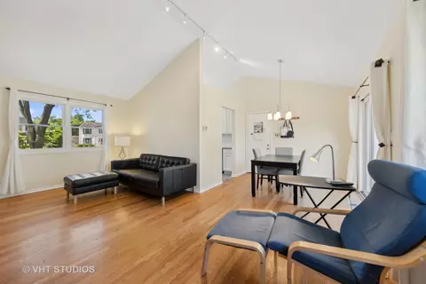 1333 Duquesne Ave, Naperville, IL 60565 photo 2