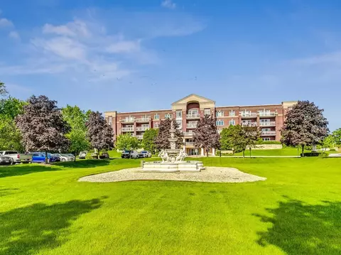 7031 W Touhy Ave #408, Niles, IL 60714