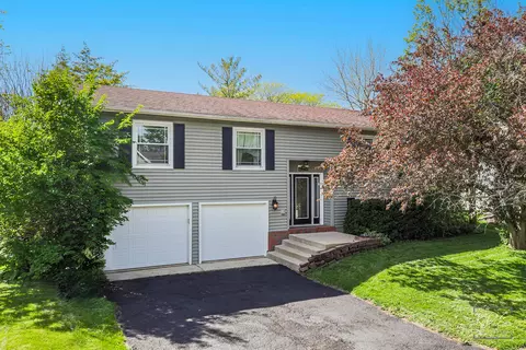 2441 Waupaca Ct, Naperville, IL 60564