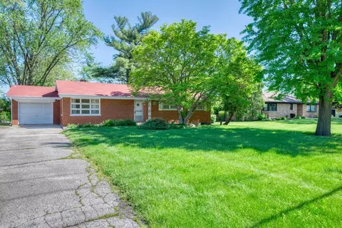 19 W658 Army Trail Blvd, Addison, IL 60101