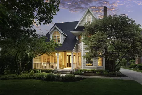212 W Franklin Ave, Naperville, IL 60540