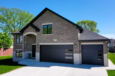 7835 W 98th Pl, Hickory Hills, IL 60457