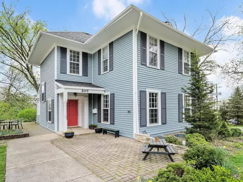207 N Elm St, Hinsdale, IL 60521