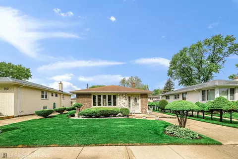 746 Cromwell Ave, Westchester, IL 60154