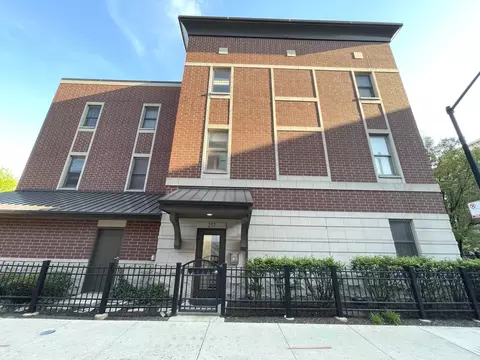 757 W Liberty St #207, Chicago, IL 60608